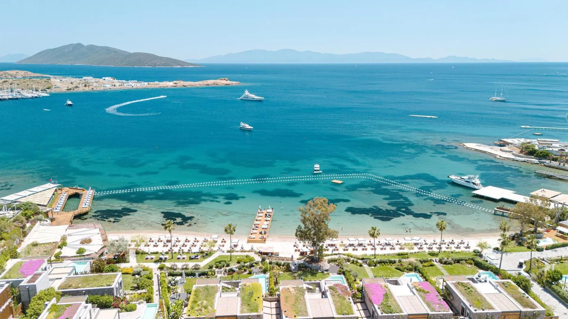2-Bedroom Beachfront Flat With Hotel Amenities Apartmán Bodrum