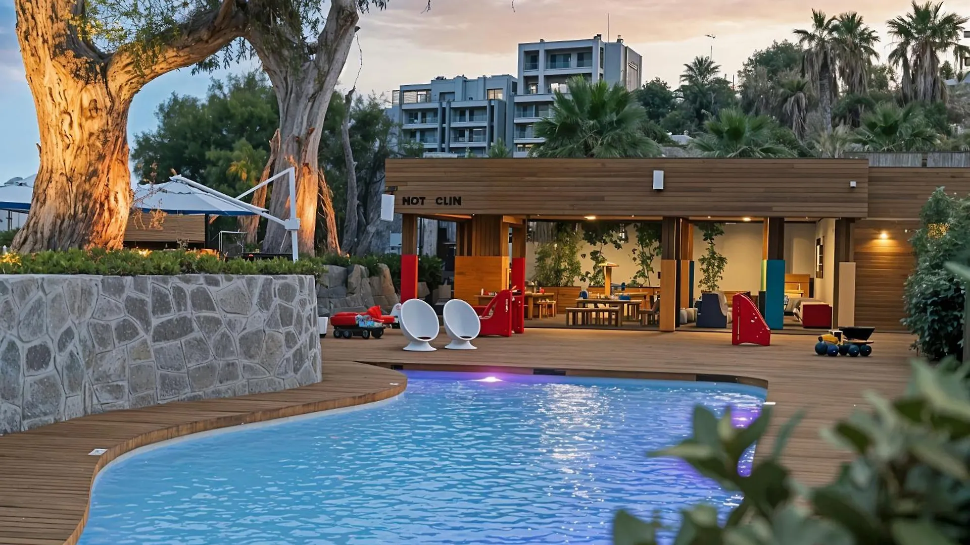 Apartmán 2-Bedroom Beachfront Flat With Hotel Amenities