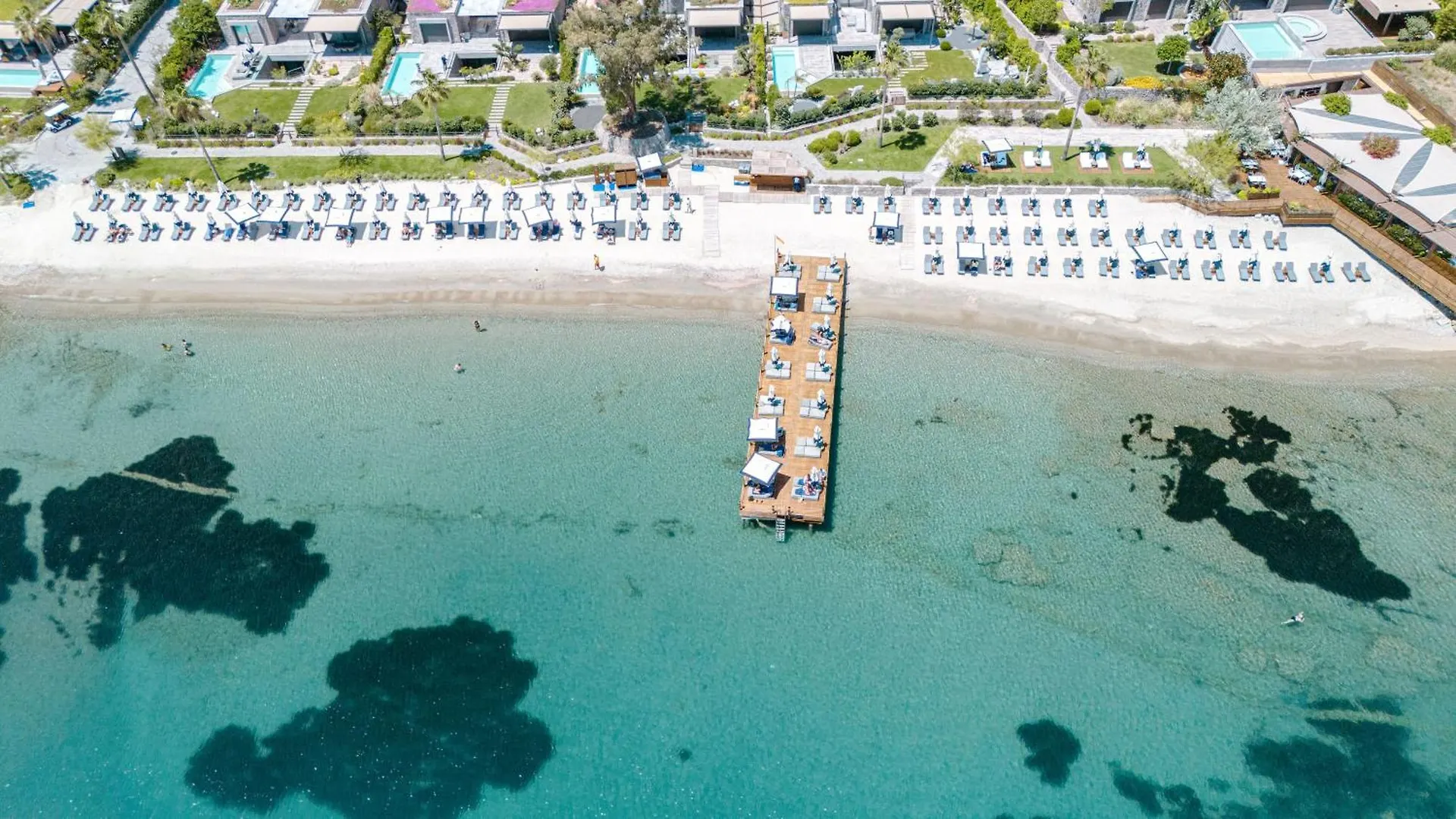 2-Bedroom Beachfront Flat With Hotel Amenities Bodrum