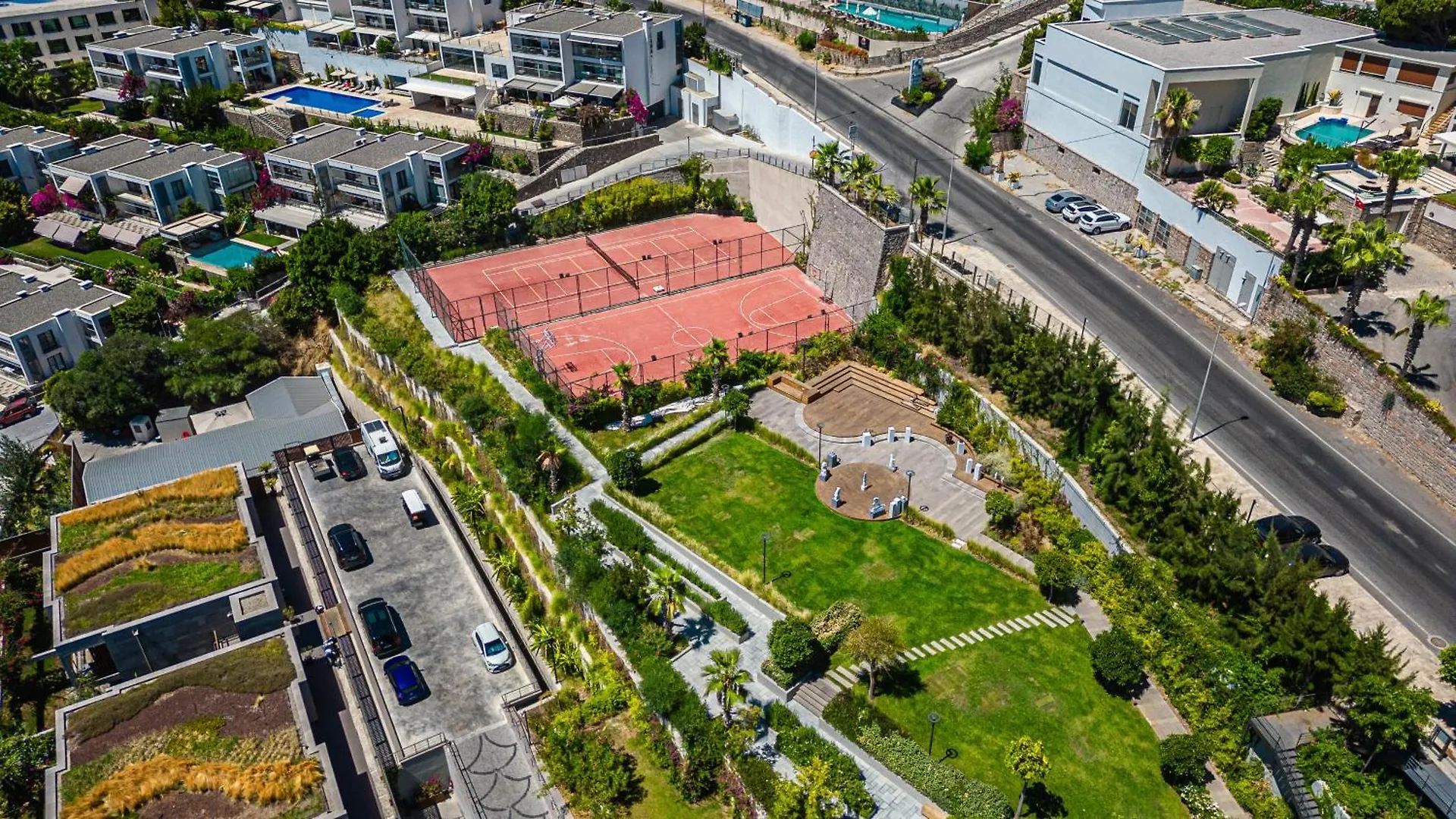 2-Bedroom Beachfront Flat With Hotel Amenities