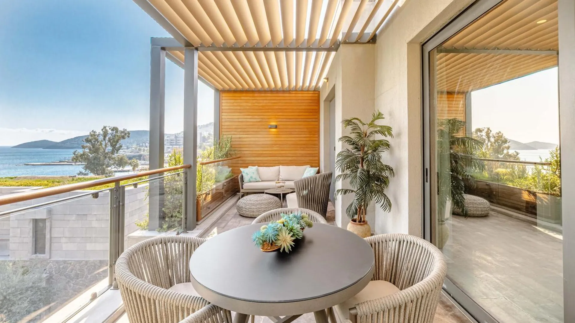 2-Bedroom Beachfront Flat With Hotel Amenities Apartmán