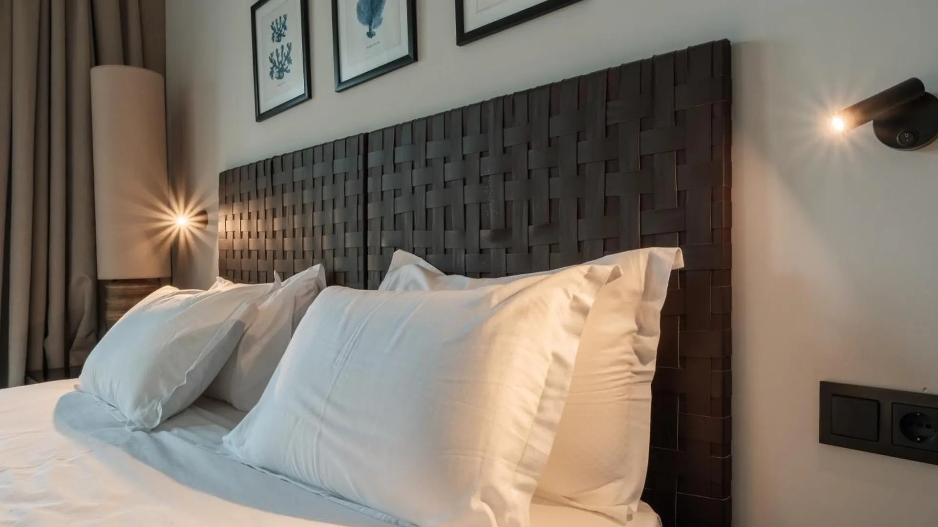 2-Bedroom Beachfront Flat With Hotel Amenities Bodrum