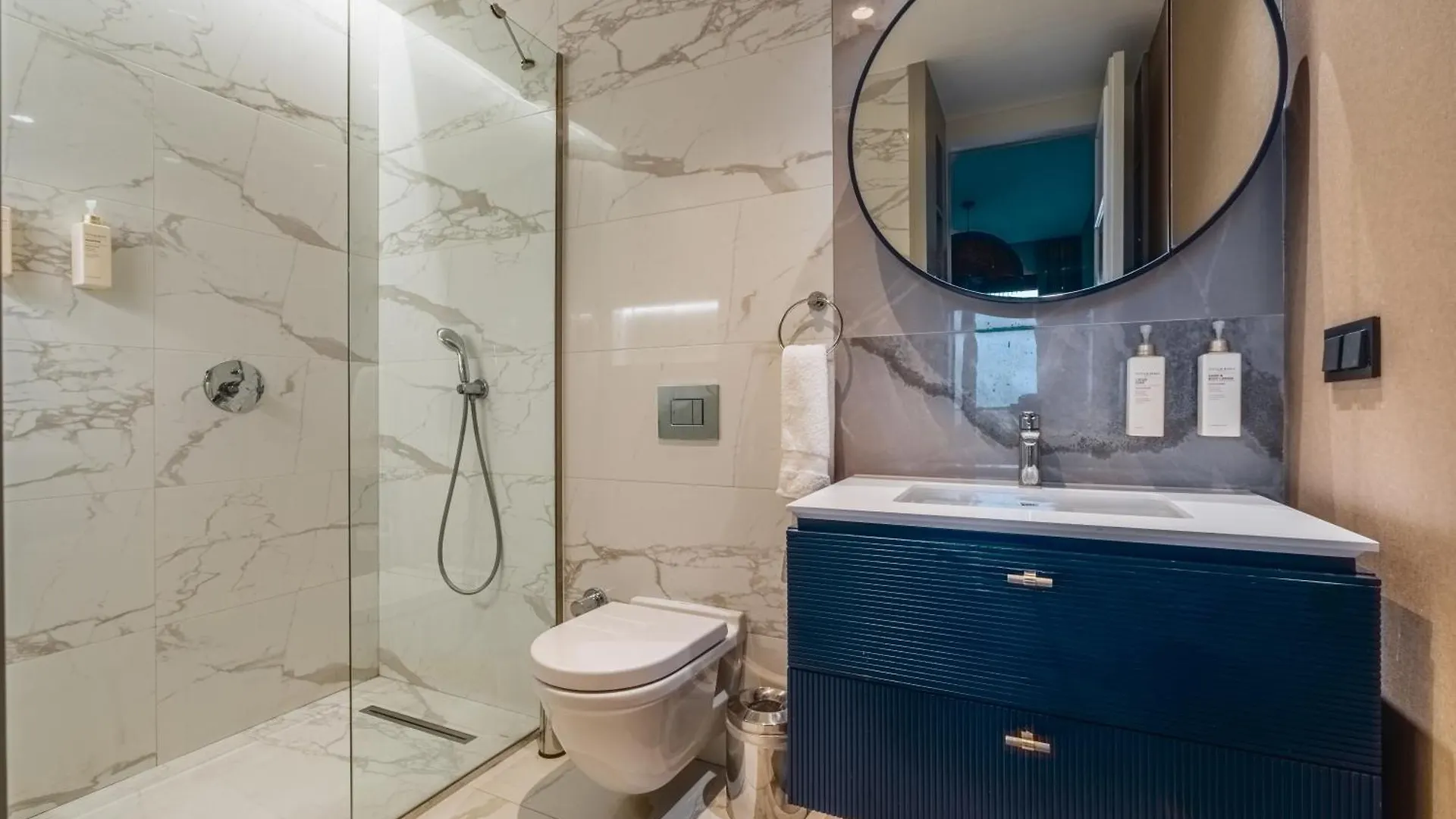 Apartmán 2-Bedroom Beachfront Flat With Hotel Amenities